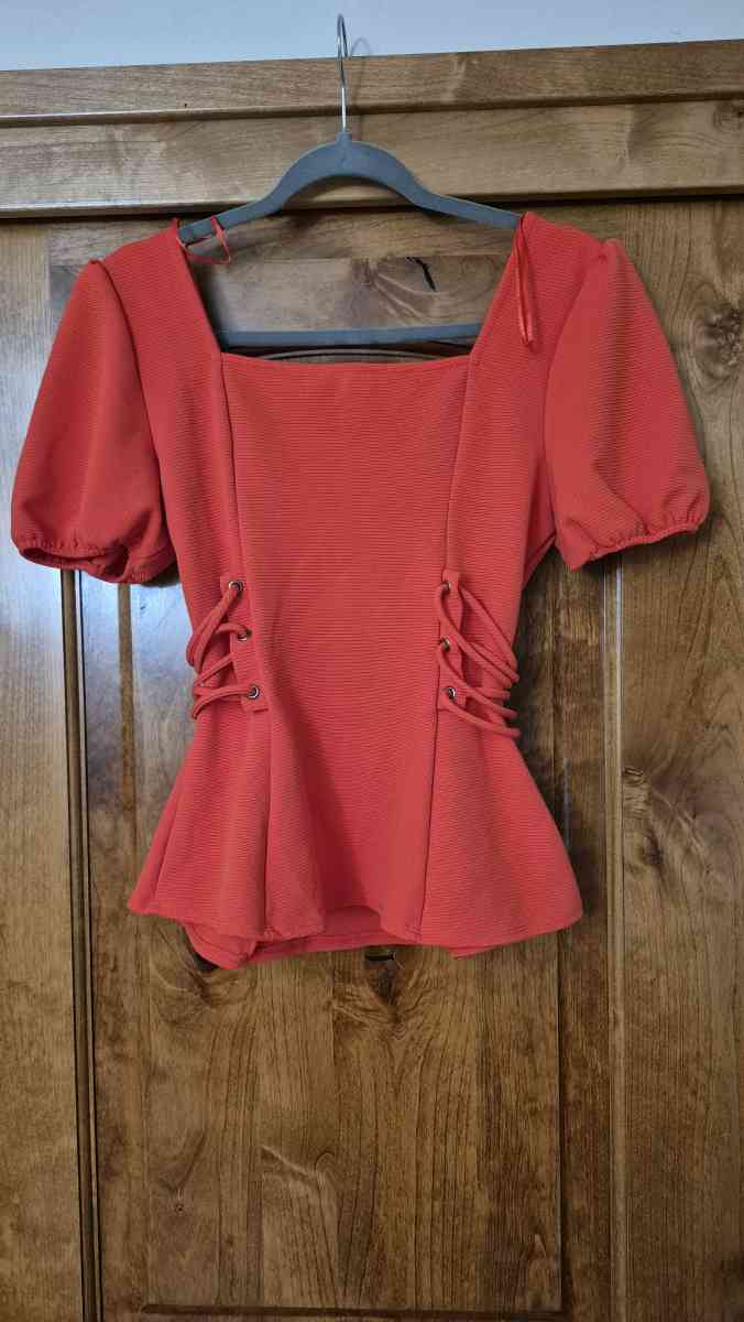 Meraki Coral Blouse - Loomis, California - FleaMarketBay
