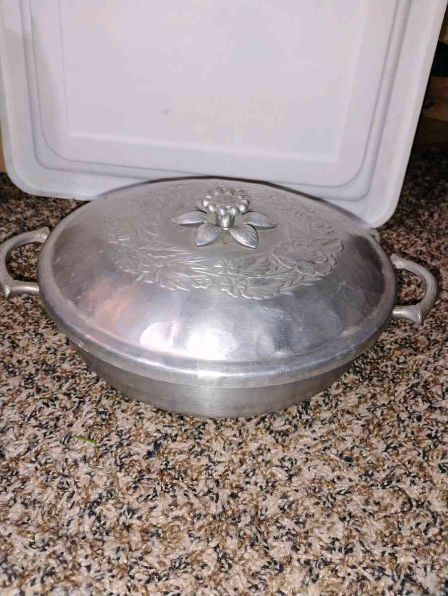 1950s Everlast hand forged aluminum casserole dish - Omaha, Nebraska - FleaMarketBay