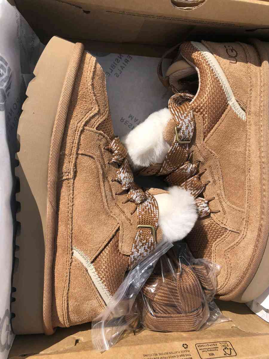 Ugg shoes - Miami, Florida - FleaMarketBay