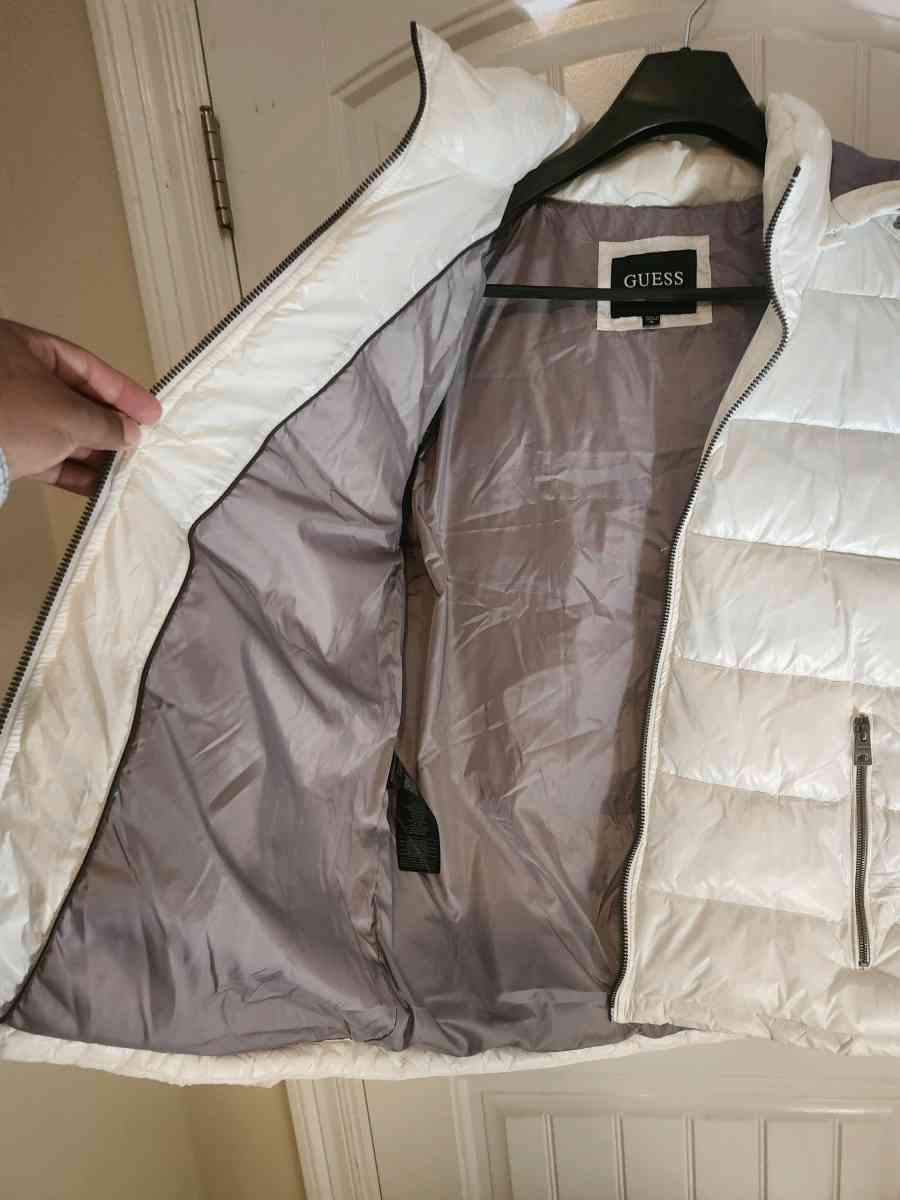 Guess Puffer Jacket XL - Baton Rouge, Louisiana - FleaMarketBay