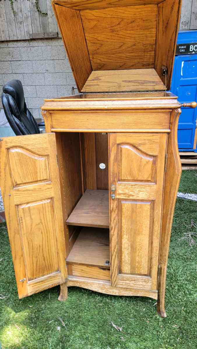 Vintage Stereo Cabinet - Studio City, California - FleaMarketBay