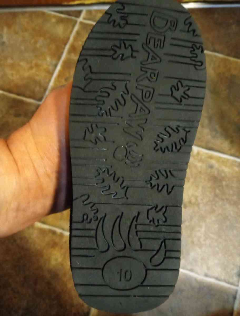 Bearpaw Kids Boots Size 10 Black  Great Condition - Portsmouth, Ohio - FleaMarketBay