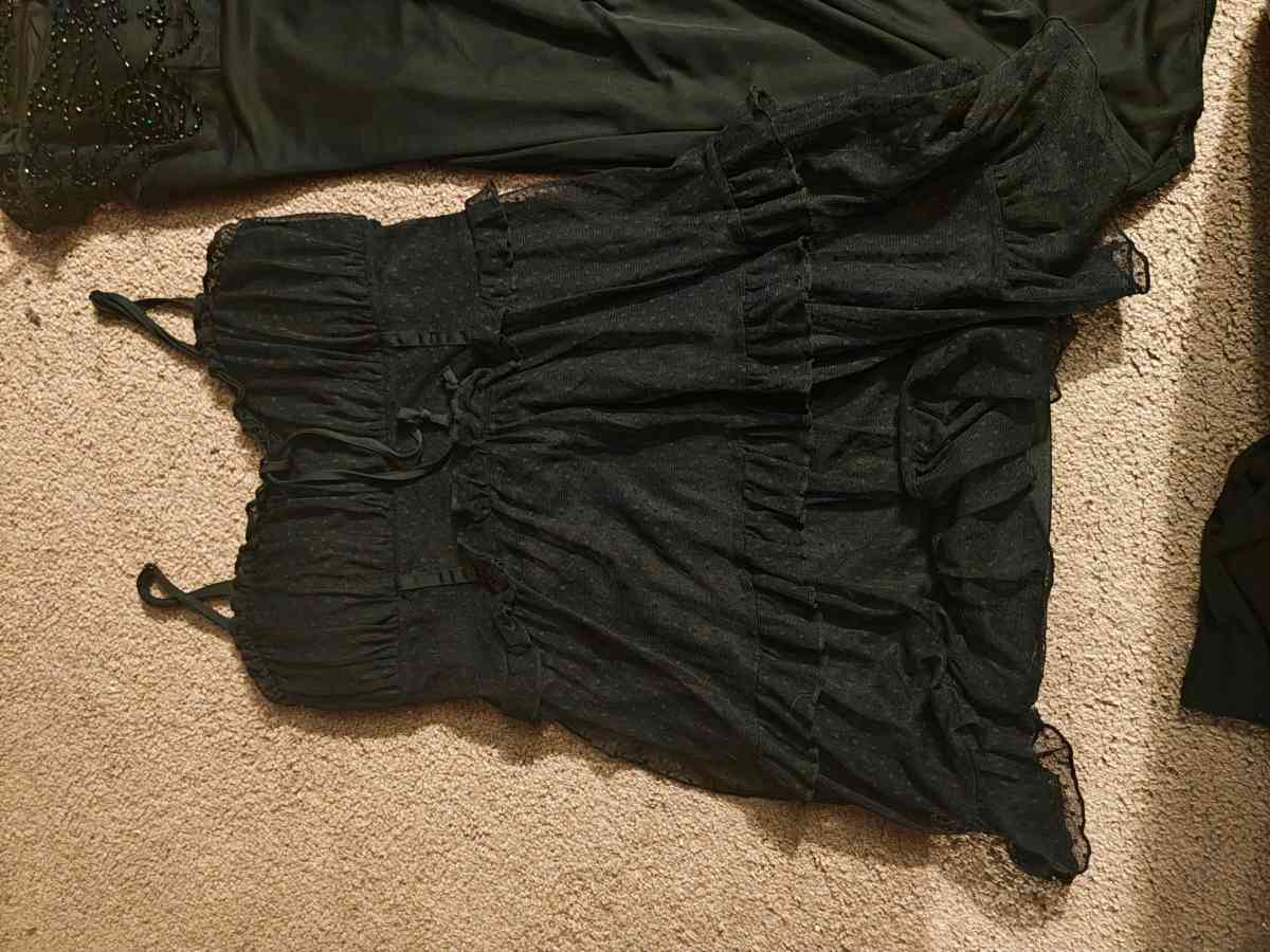 dresses plus cover - Manteca, California - FleaMarketBay