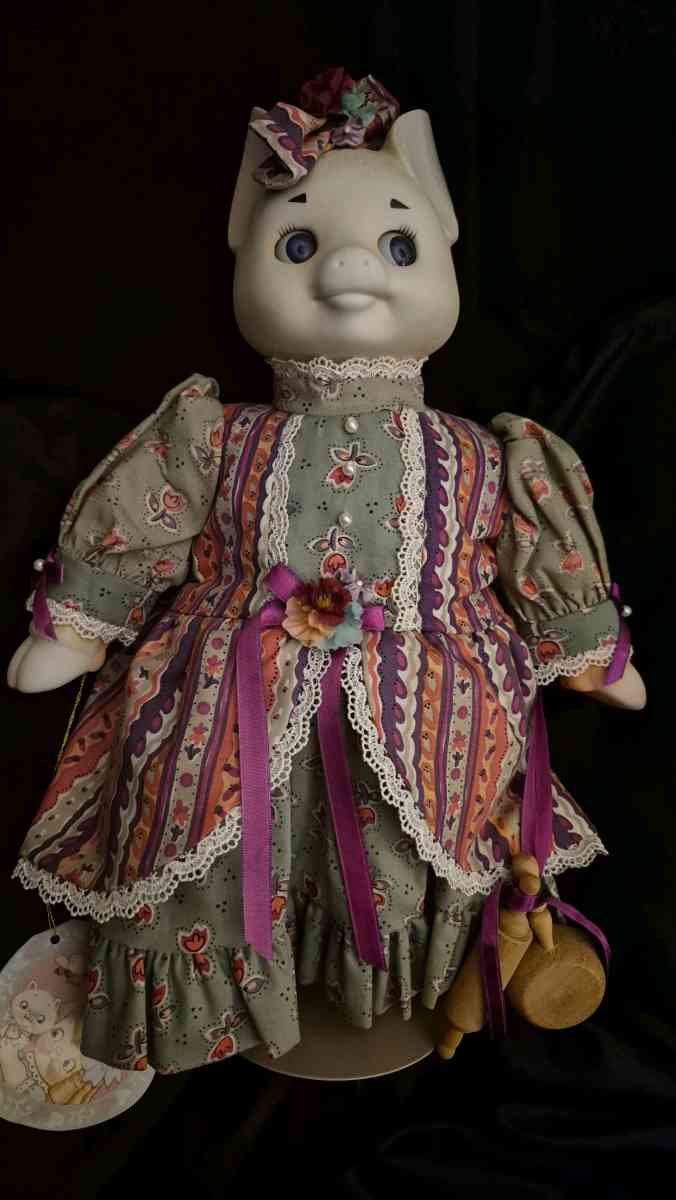 Dolly Dingle Pig Doll Bette Ball Goebel limited edition - Riverside, California
