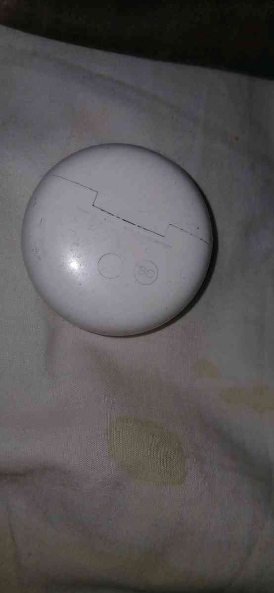 billboard Bluetooth wireless earbuds - Atlanta, Georgia - FleaMarketBay