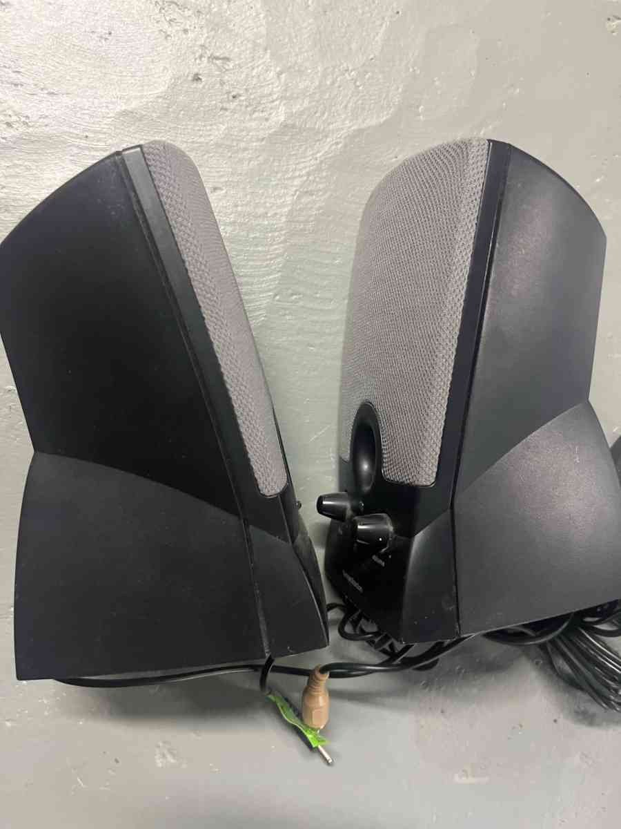 Used Harman Kardon Speakers with Power Supply - Piscataway, New Jersey - FleaMarketBay