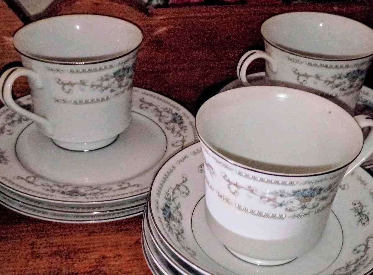 antique porcelain China dishware - Indianapolis, Indiana - FleaMarketBay