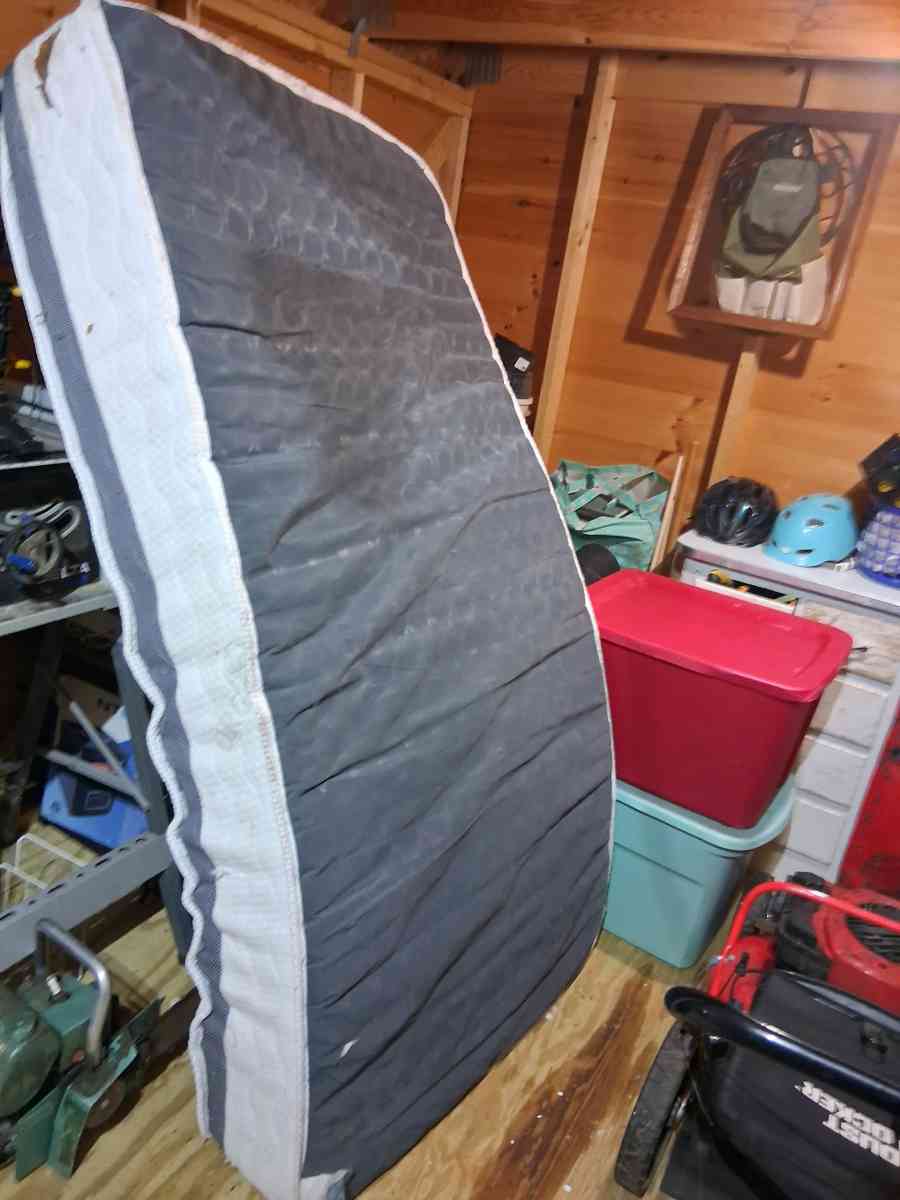 twin Day Bed and mattress - Kingsley, Michigan - FleaMarketBay