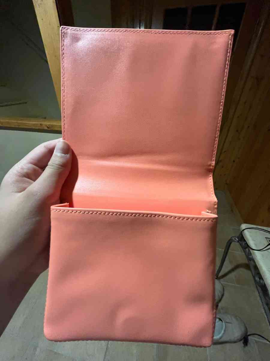 womens Chanel hand bag - Freeburg, Pennsylvania