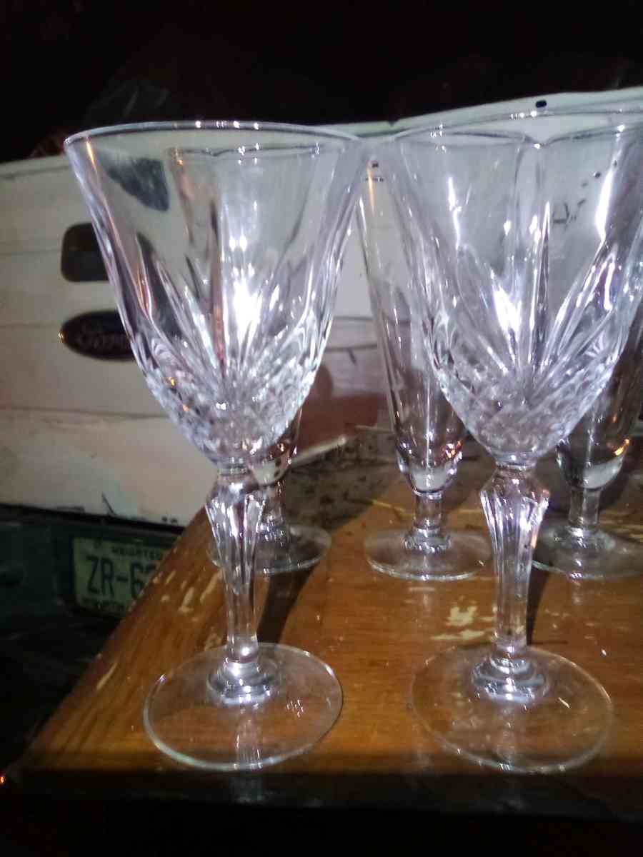 Set of 4 crystal glasses - Charlotte, North Carolina - FleaMarketBay
