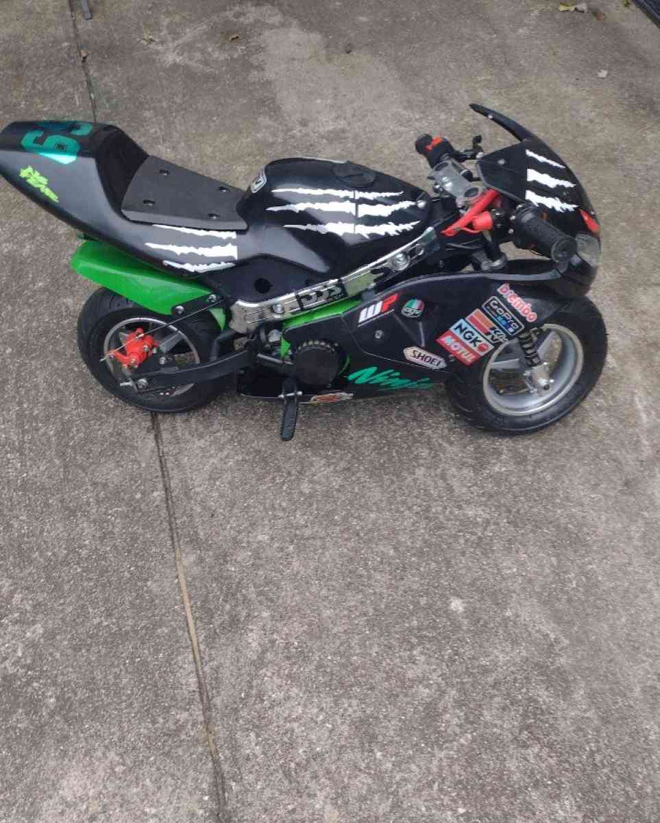 49cc 2 stroke gas pocket bike mini motorcycle 30 mph - Richton Park, Illinois - FleaMarketBay