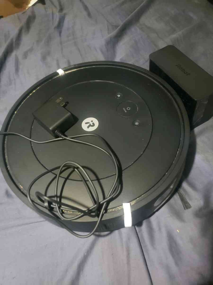 IRobot Roomba Essential Vacuum - Shelby, North Carolina - FleaMarketBay