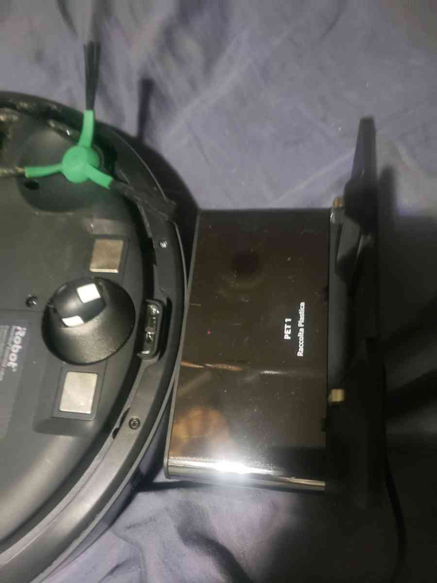 IRobot Roomba Essential Vacuum - Shelby, North Carolina - FleaMarketBay