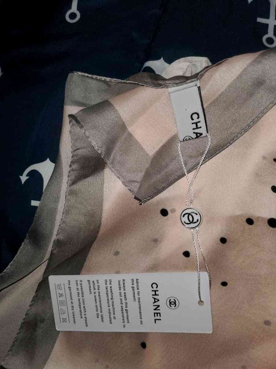 Chanel Elegant Pink and Gray Scarf - Chester Gap, Virginia - FleaMarketBay