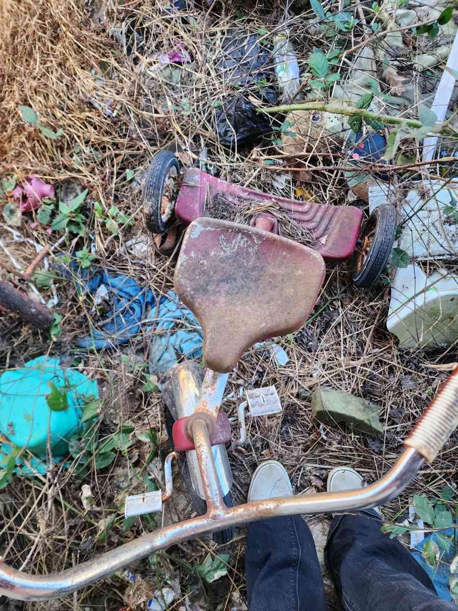 2 antique tricycles all metal - Arab, Alabama - FleaMarketBay