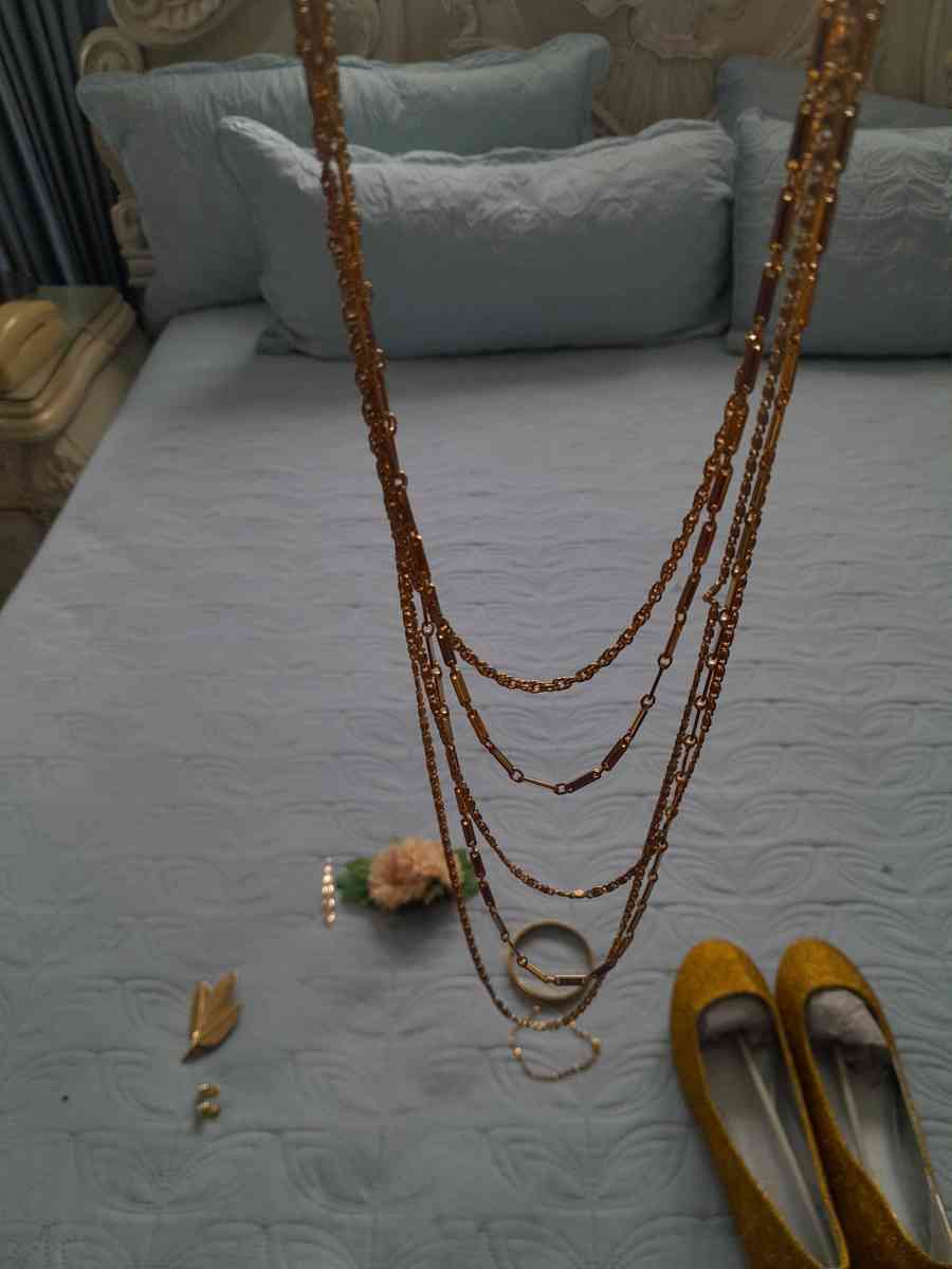 Bundle formal prom gown shoes and accessories - Los Angeles, California - FleaMarketBay