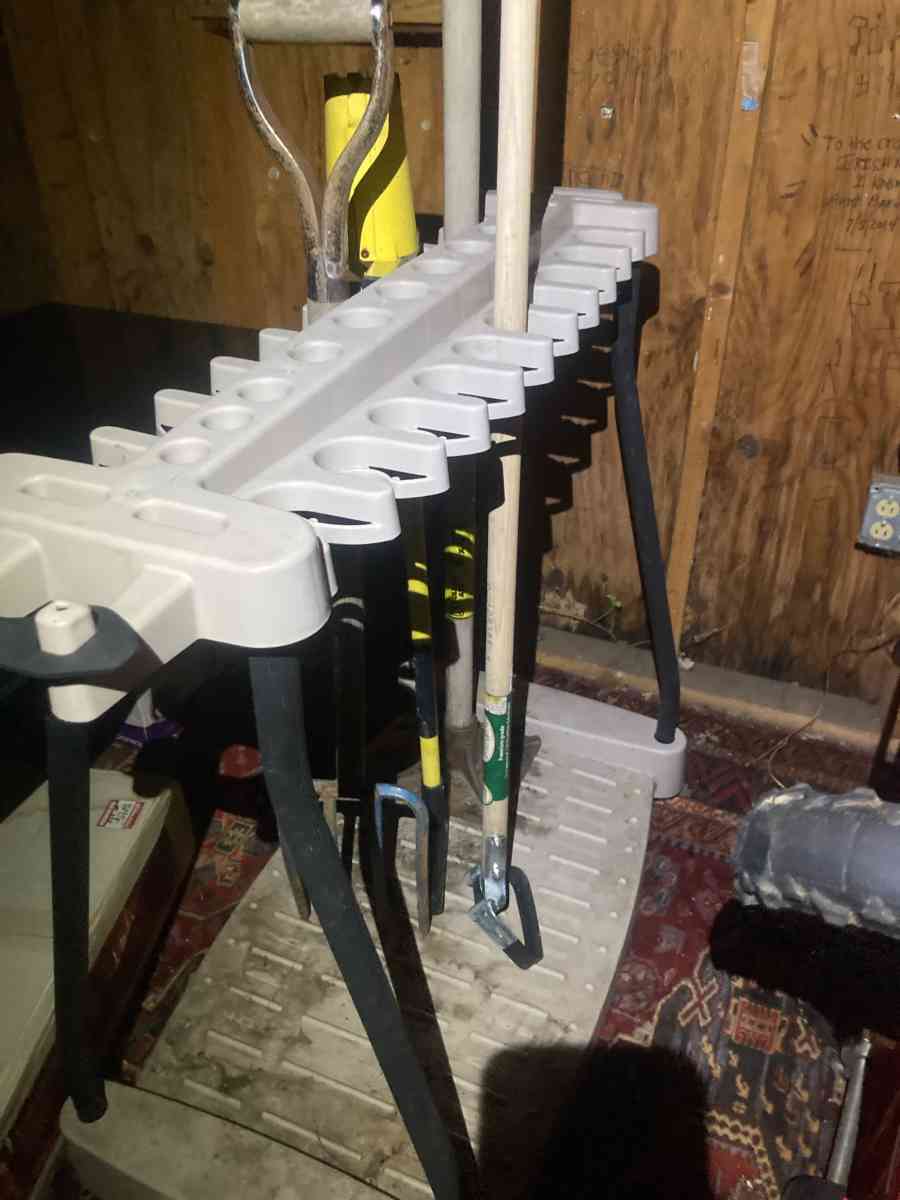 Rubbermaid Deluxe Tool Tower - Essington, Pennsylvania - FleaMarketBay