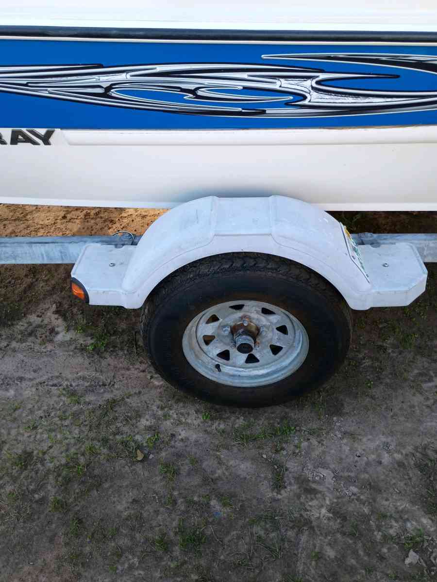 stingray boat - Foley, Alabama - FleaMarketBay