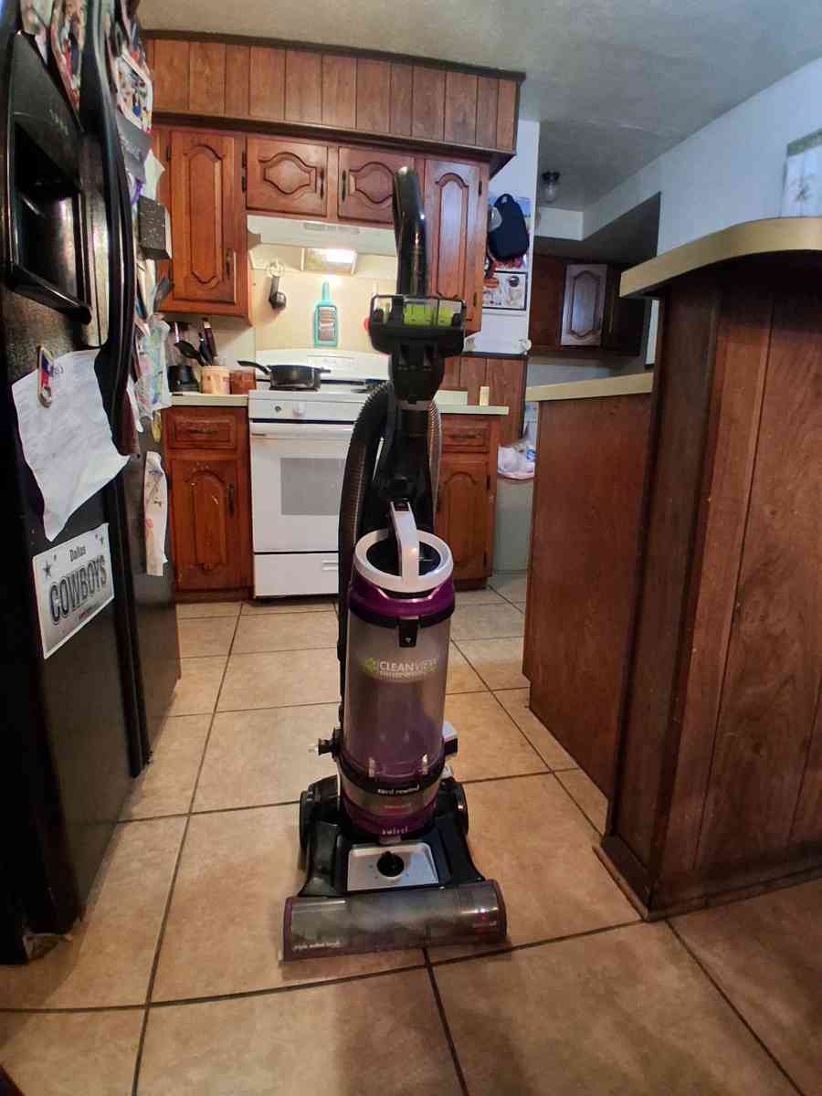 Bissell clearview swivel pet vacuum cleaner - Mesquite, Texas - FleaMarketBay