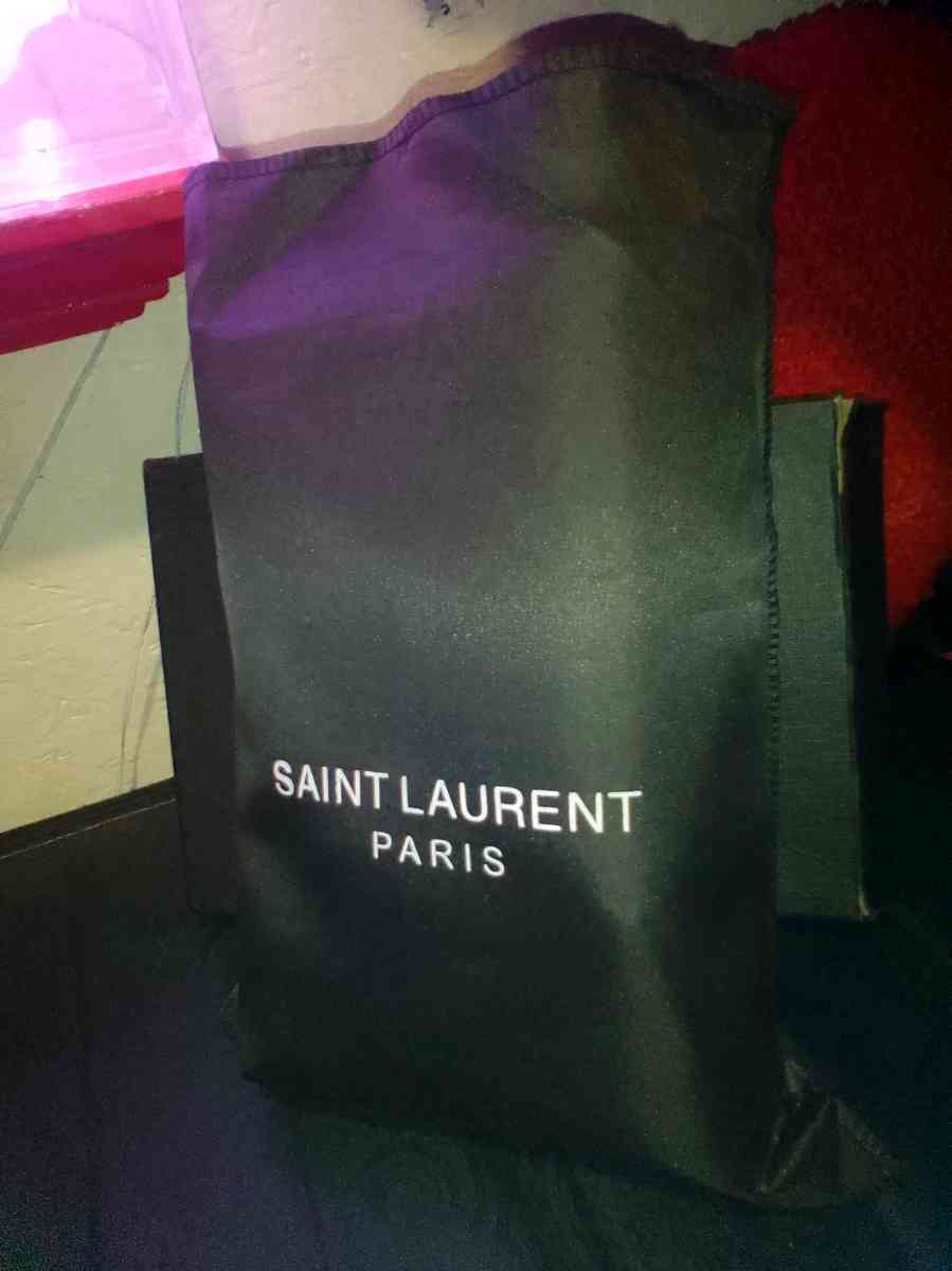 Saint Laurent Purse - Olympia, Washington - FleaMarketBay