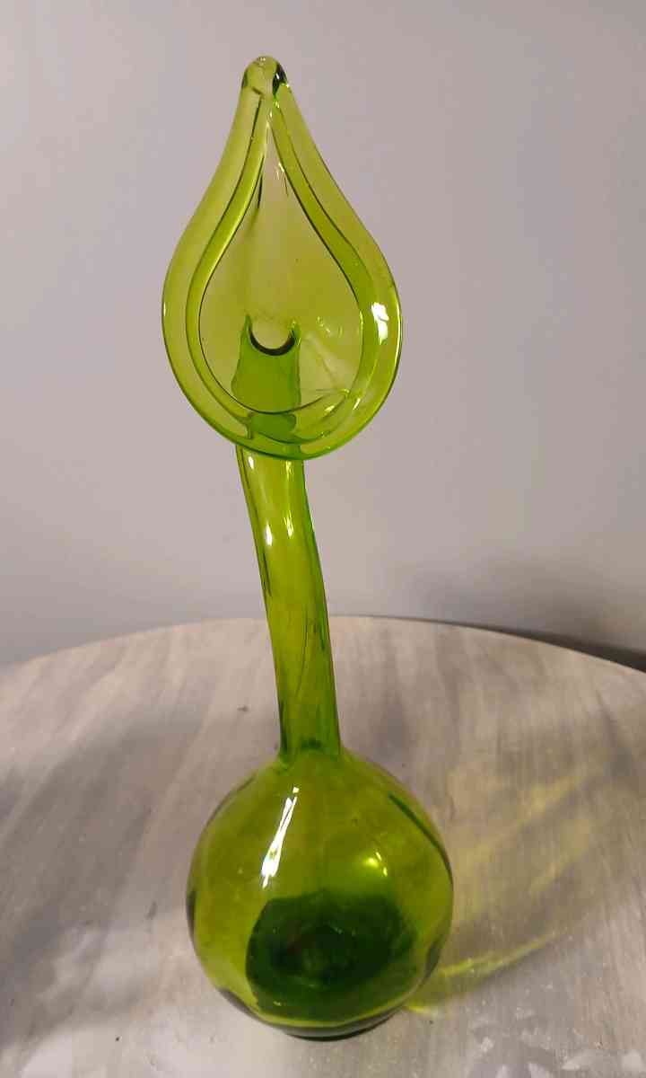 antique vase tear catcher - Ackerman, Mississippi - FleaMarketBay