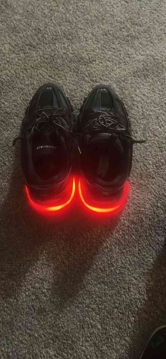 Led Balenciaga - Milwaukee, Wisconsin - FleaMarketBay