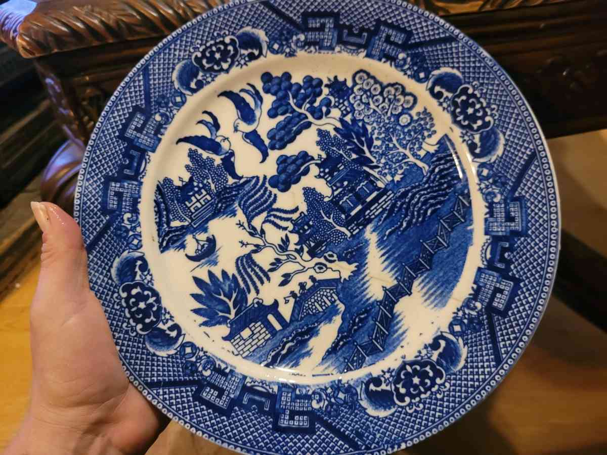 blue Willow China dinner plate - Jay, Oklahoma