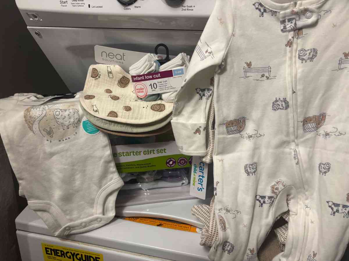 baby clothes - Phoenix, Arizona - FleaMarketBay