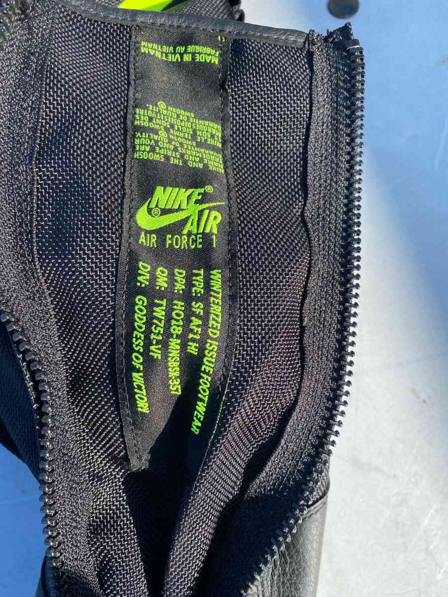 Air Force One - Adelanto, California - FleaMarketBay