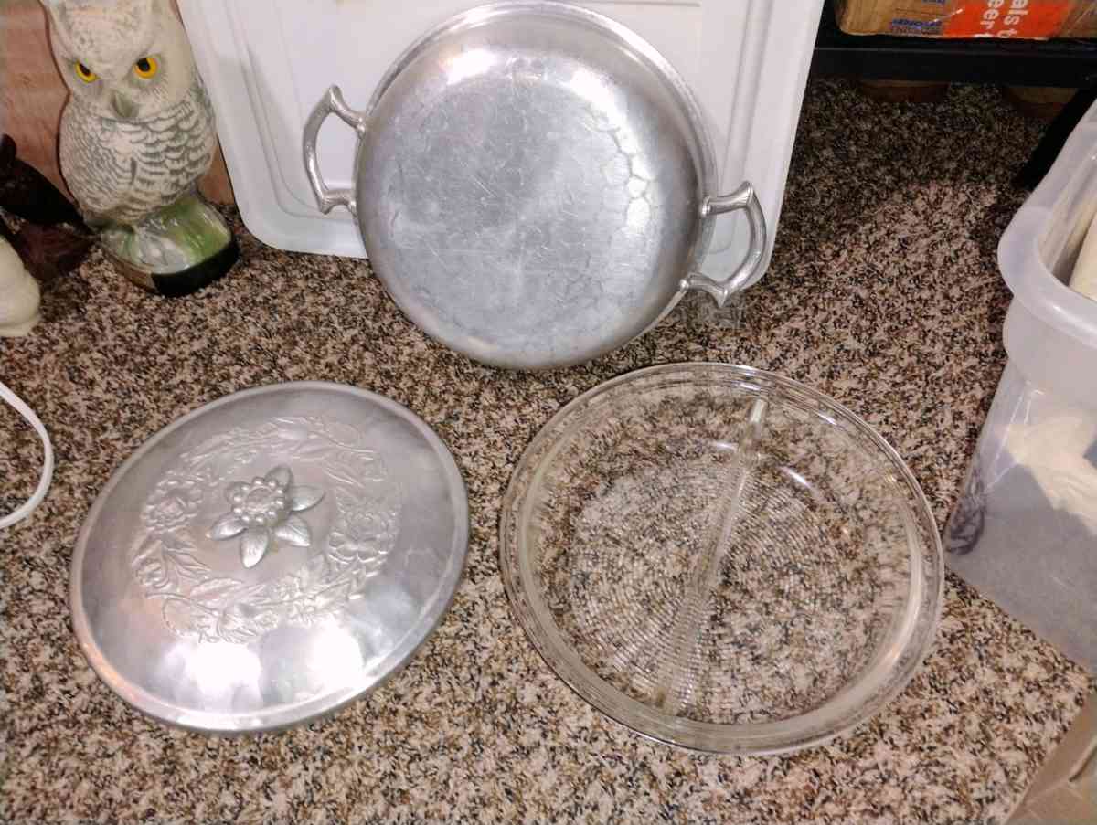 1950s Everlast hand forged aluminum casserole dish