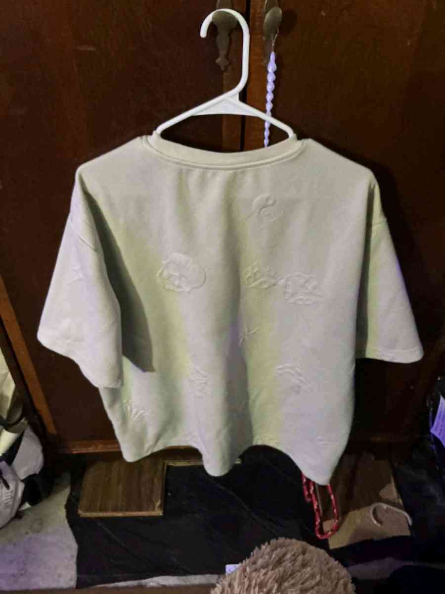 Mens XL off white embroidery Saint studio T shirt - Atlanta, Georgia - FleaMarketBay