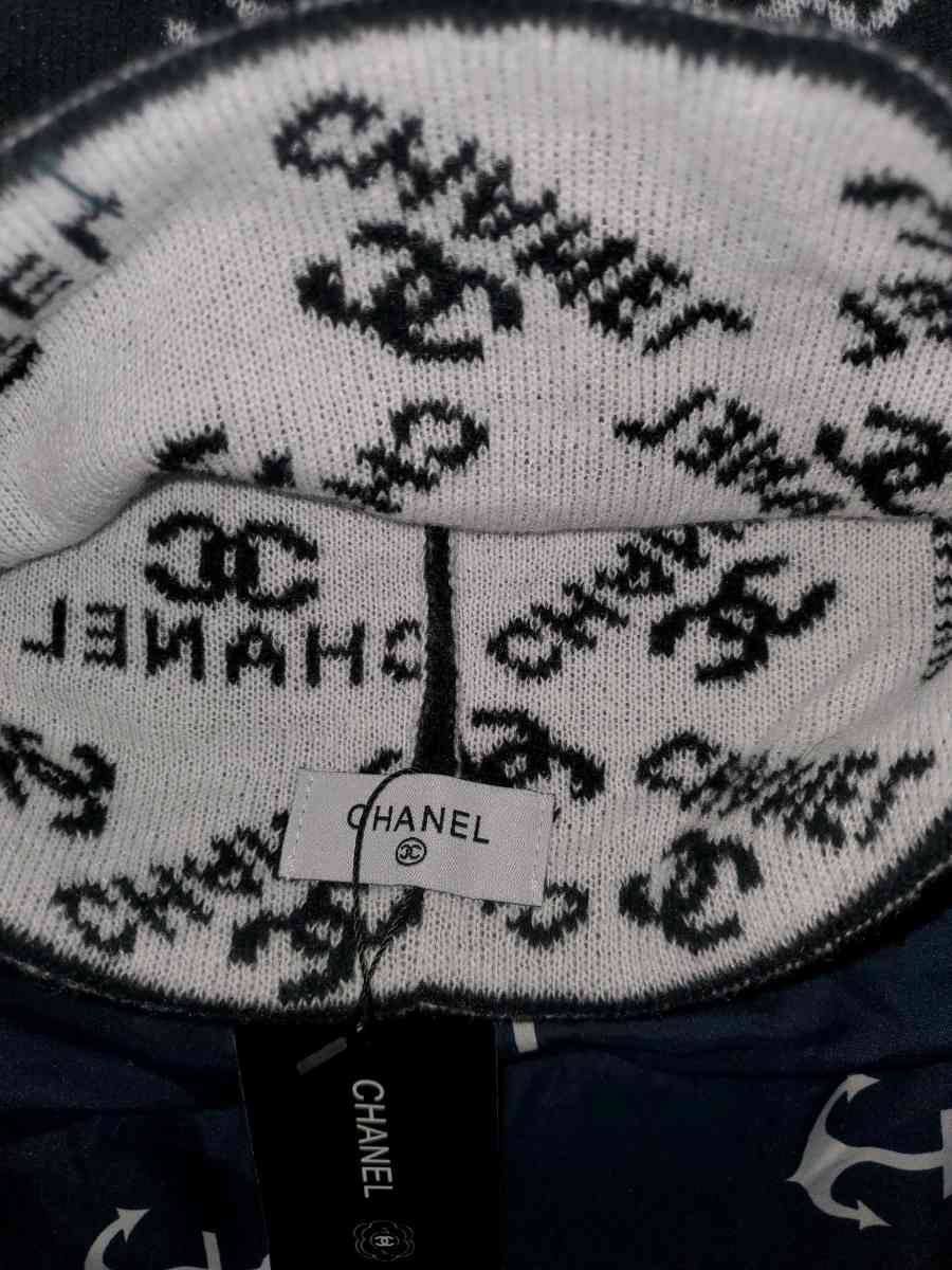 Chanel logo print hat - Chester, Virginia - FleaMarketBay