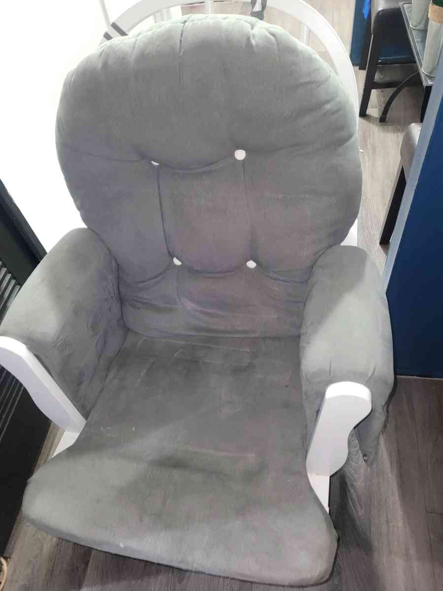 rocking chair - Hammond, Indiana - FleaMarketBay