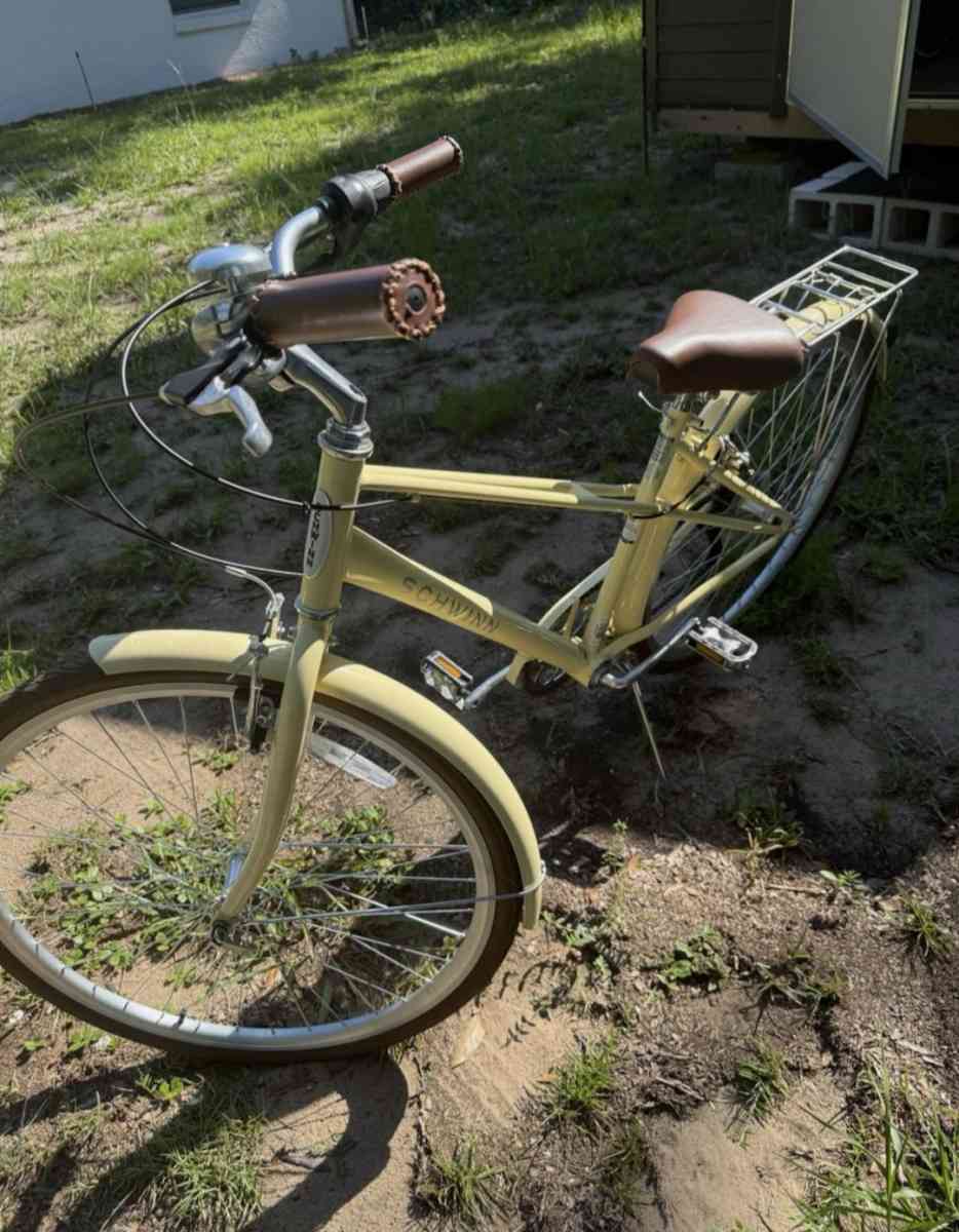 SCHWINN bicycle admiral 700c 7 speed hybrid - Caldwell, Idaho - FleaMarketBay