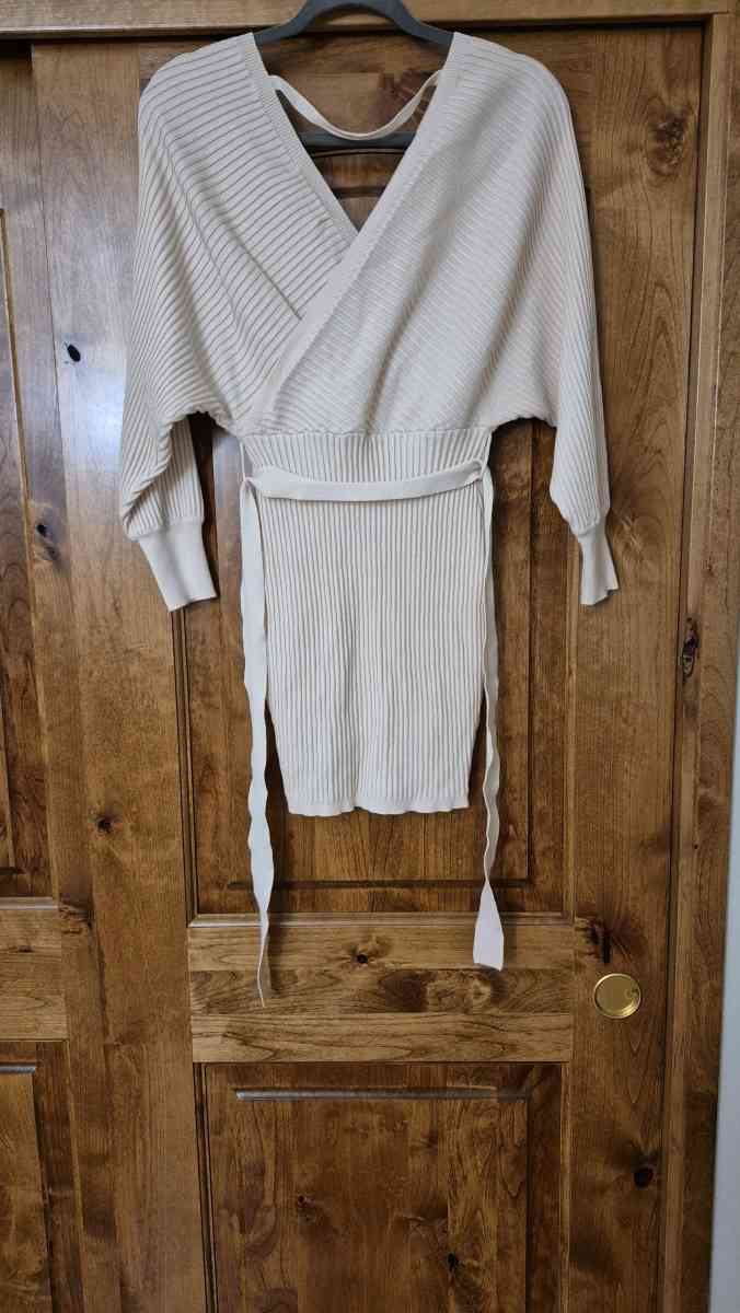 Love Tree womens blouse - Loomis, California - FleaMarketBay