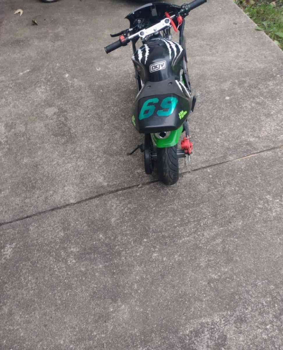 49cc 2 stroke gas pocket bike mini motorcycle 30 mph - Richton Park, Illinois - FleaMarketBay