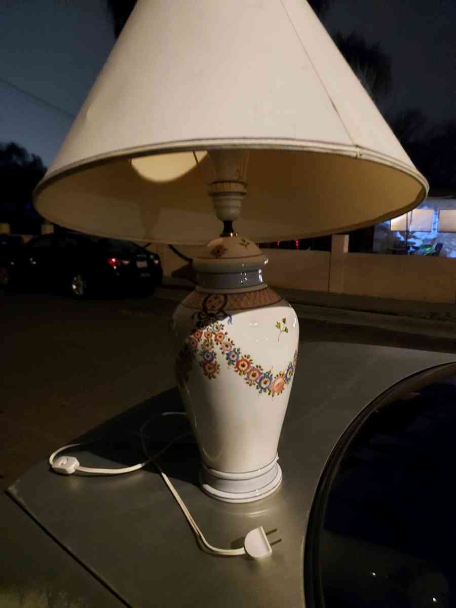 Italian hand painted table lamp - Oceanside, California - FleaMarketBay