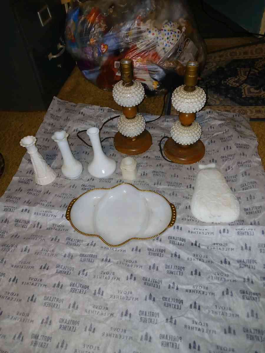 milk glass - Boone, North Carolina - FleaMarketBay