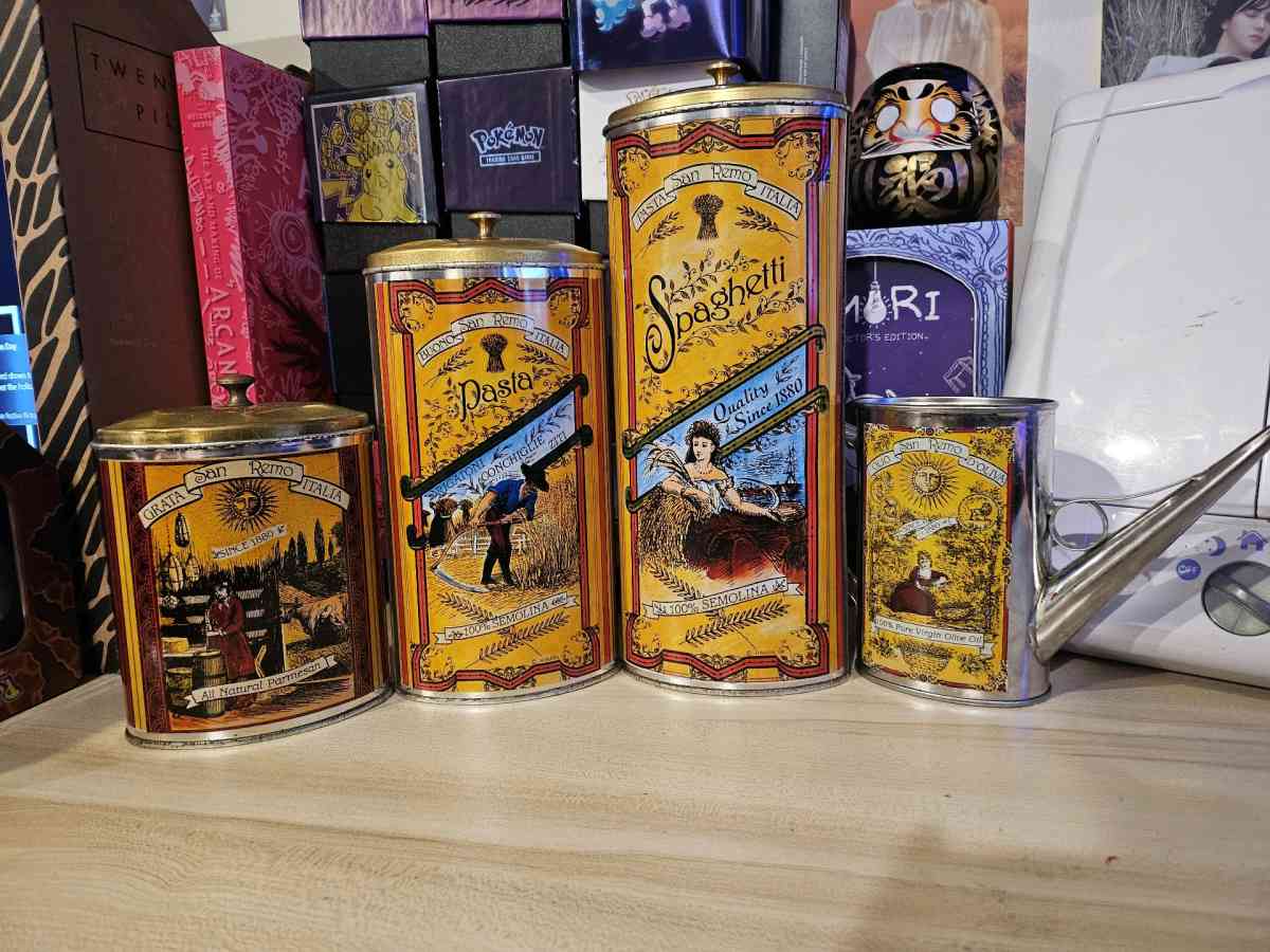 Vinrage San Remo Italy Himark Tin Set 4 Pieces Made In Italy - Grand Rapids, Michigan