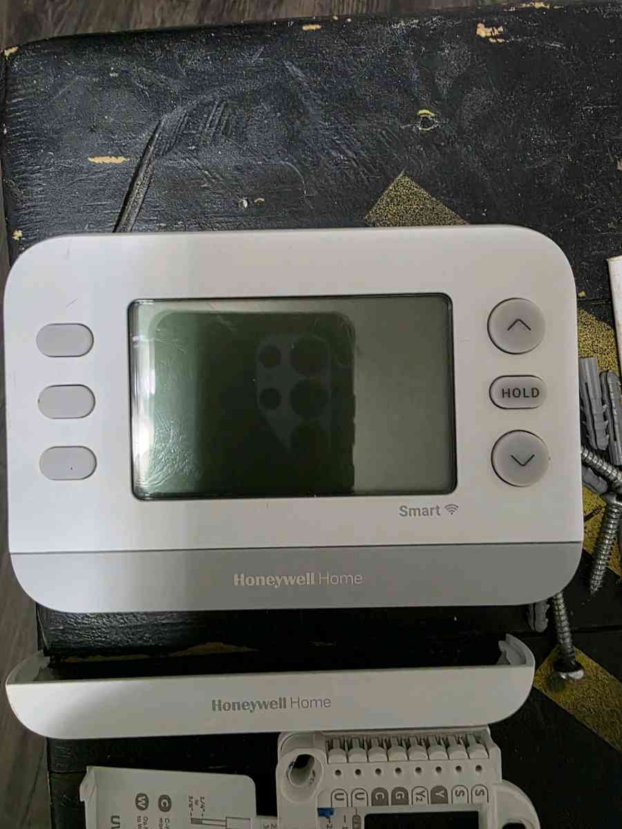 Honeywell Home X2S Smart Thermostat - Bernalillo, New Mexico - FleaMarketBay