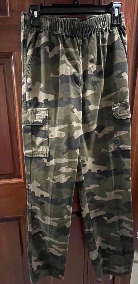 Camo PullOn Cargo Pants - Willowbrook, Illinois