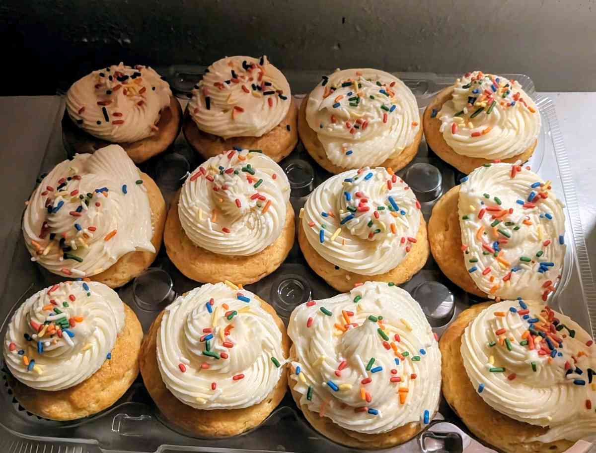 HoodCakes Cupcakes - Bradenton, Florida - FleaMarketBay