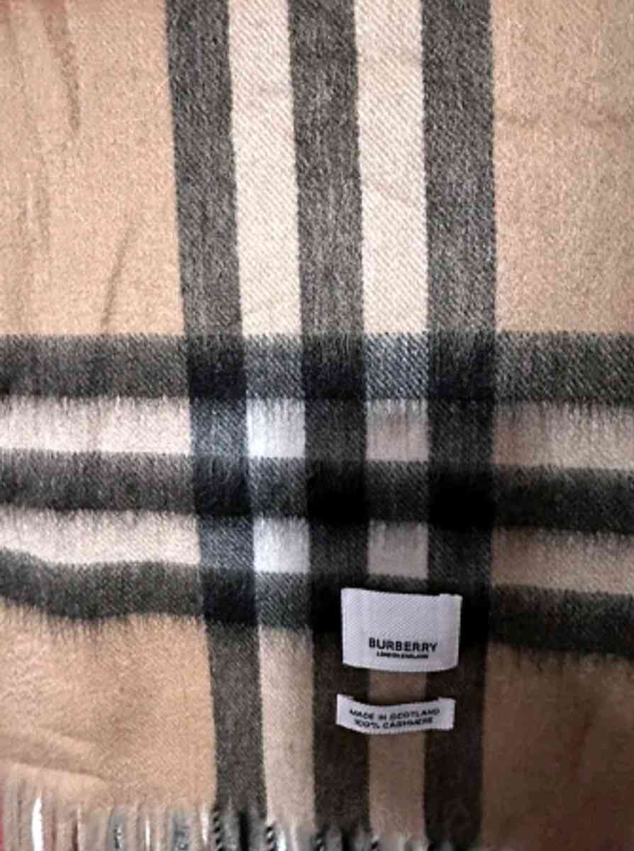 Burberry Scarf - Columbus, Texas - FleaMarketBay