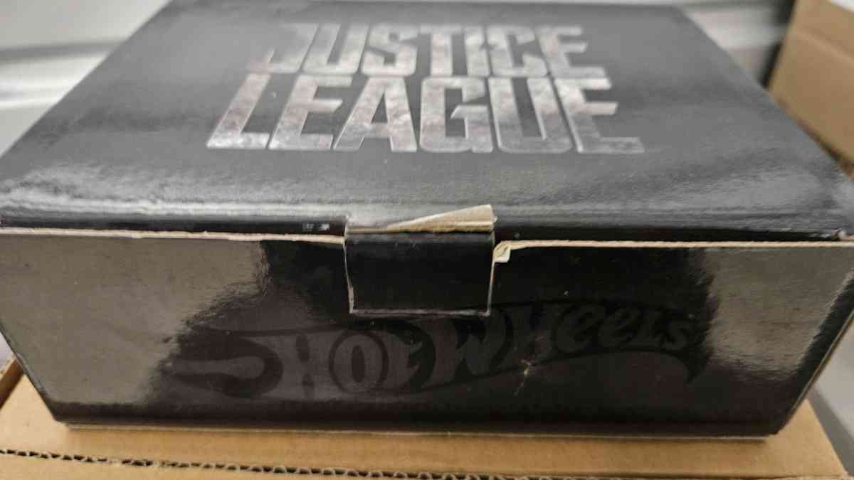 2017 SDCC Hot Wheels Batman Justice League Batmobile2017 SDC - Chula Vista, California - FleaMarketBay