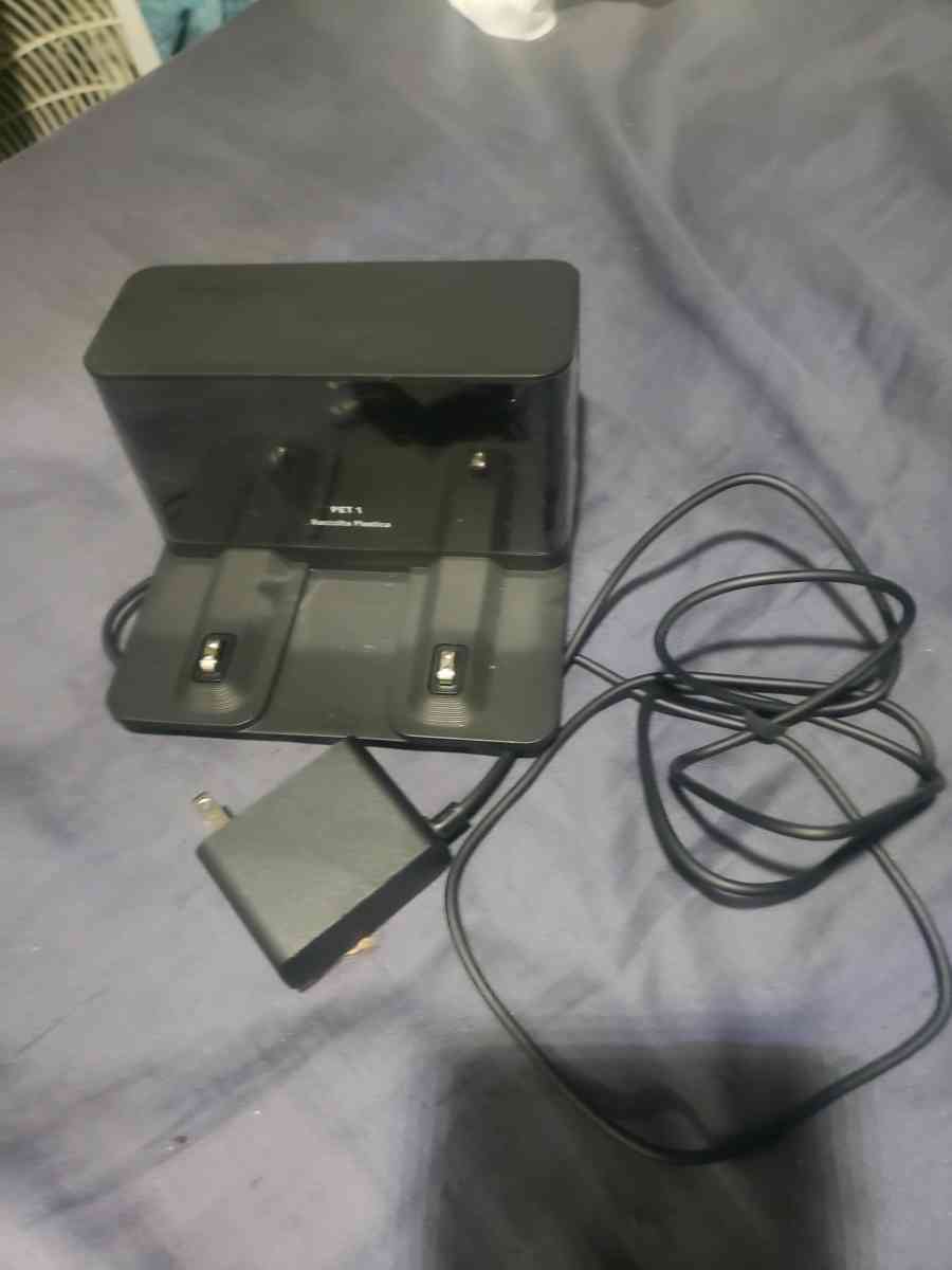 IRobot Roomba Essential Vacuum - Shelby, North Carolina - FleaMarketBay