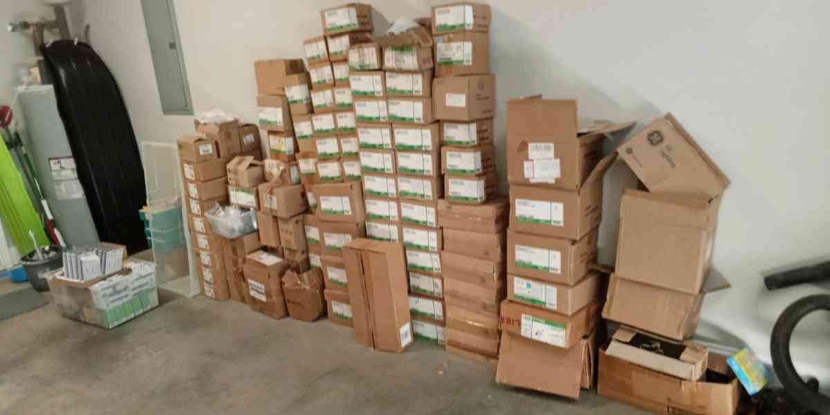 LED lights bulbs and fixtures - Cleveland, Tennessee - FleaMarketBay