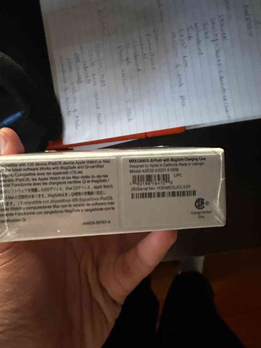AirPod 2s amazing quality unopened box - Troy, Michigan - FleaMarketBay