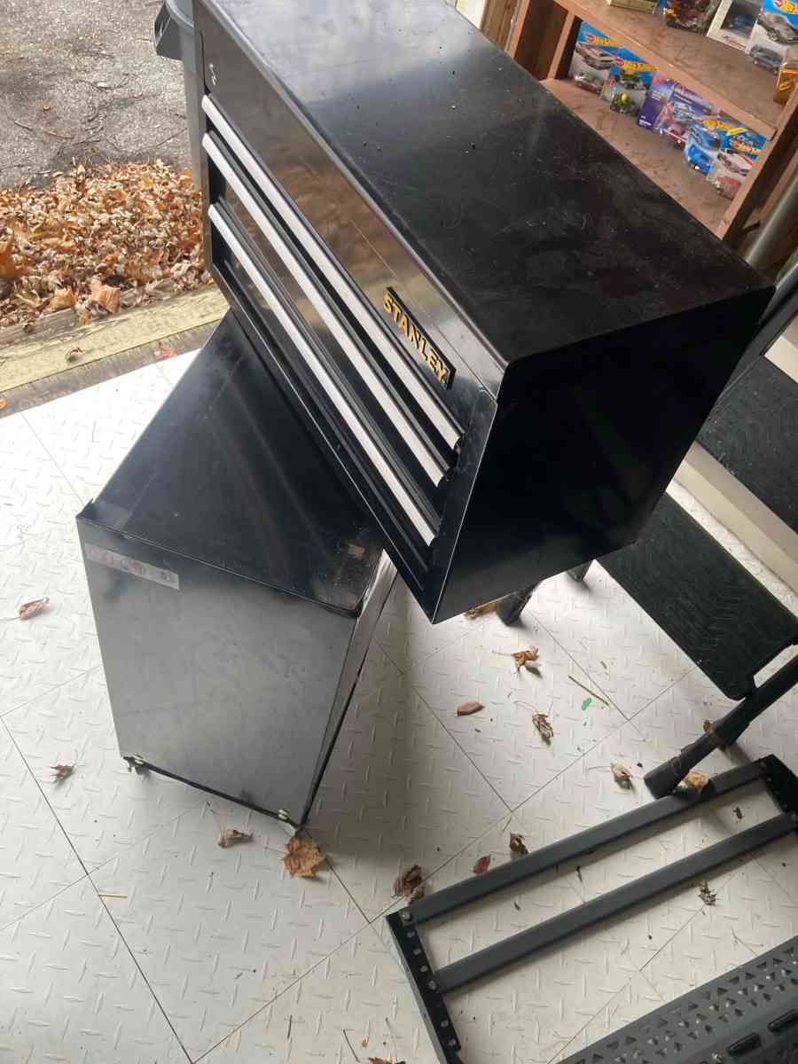 Stanley 5 Drawer Tool Chest - Essington, Pennsylvania - FleaMarketBay