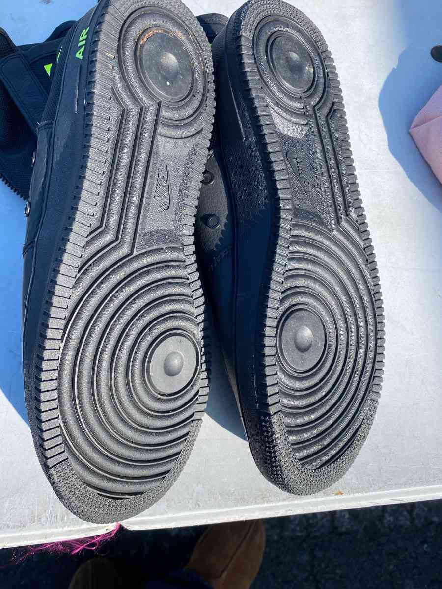 Air Force One - Adelanto, California - FleaMarketBay