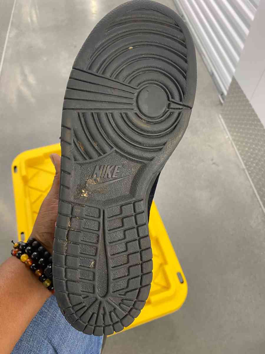 Nike dunks size9 bloody red velvet - Adelanto, California - FleaMarketBay